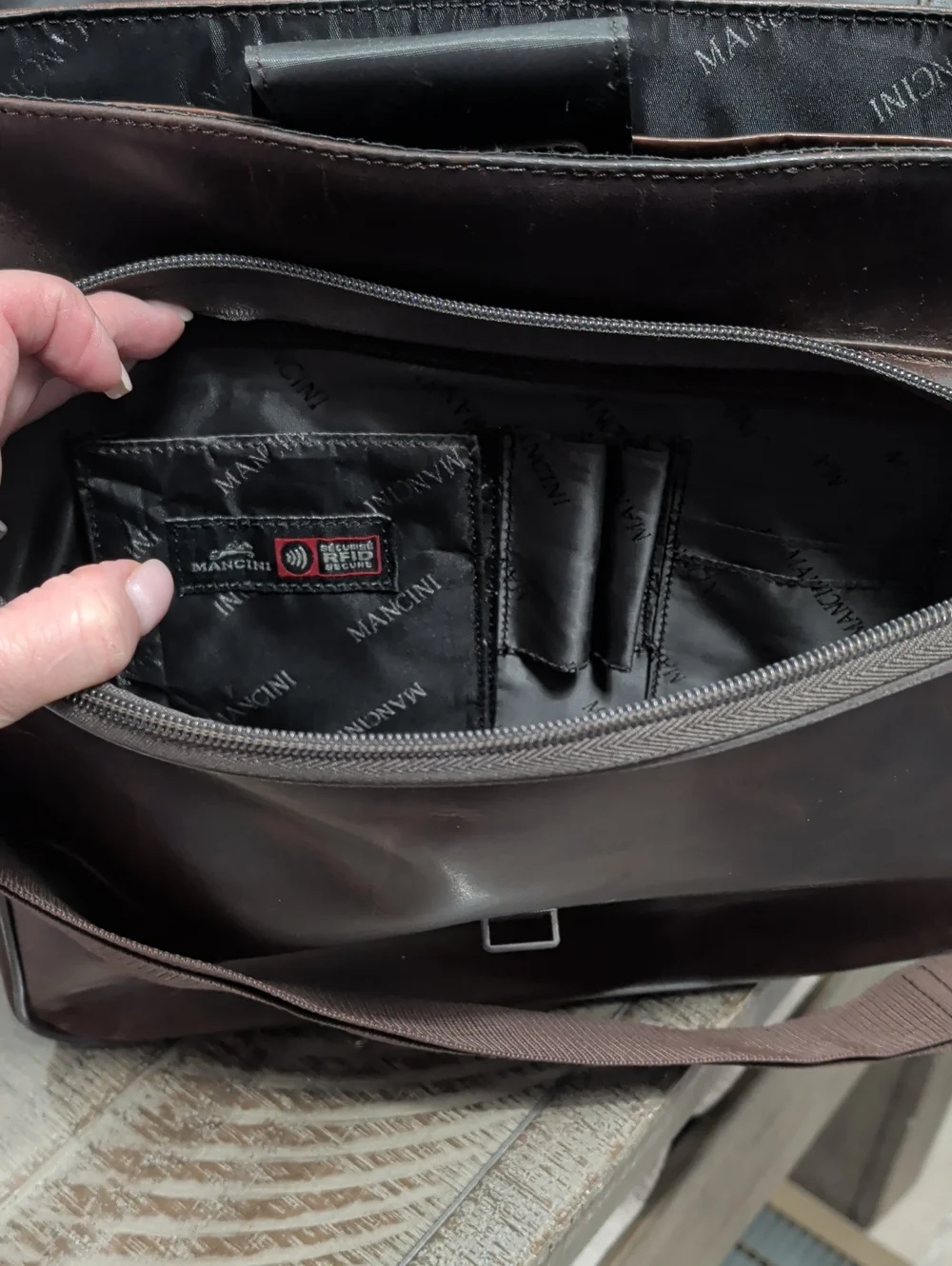 Mancini Buffalo Collection Crossover Tablet Bag (Model 99-5463)